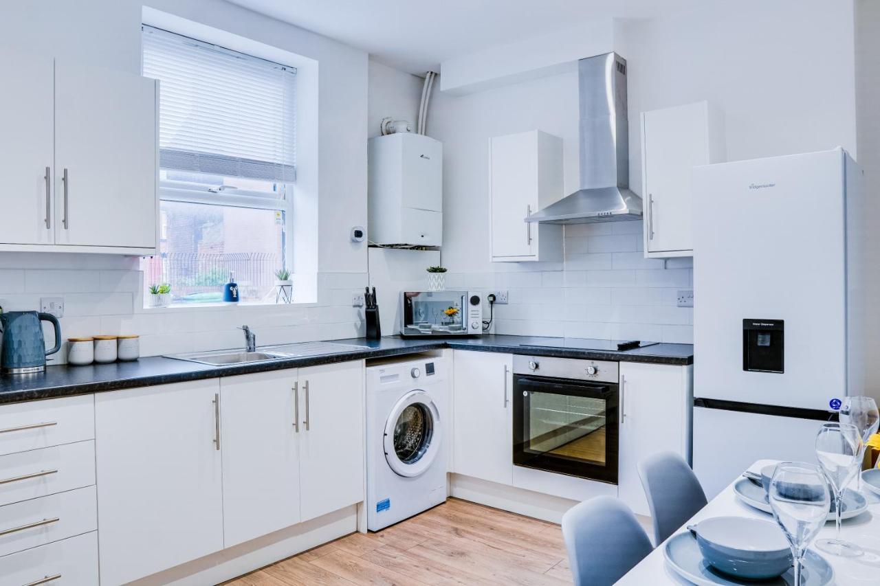 Spacious 4 Bedroom House Near Leeds Cc Beeston Hill Exterior foto
